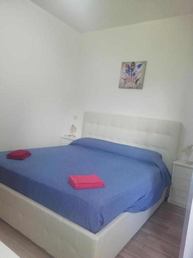 Villa Giuliana Stanze Con Bagno Interno In Villa A 350 Mt Spiaggia Libera Lido Delle Sirene Anzio Luaran gambar