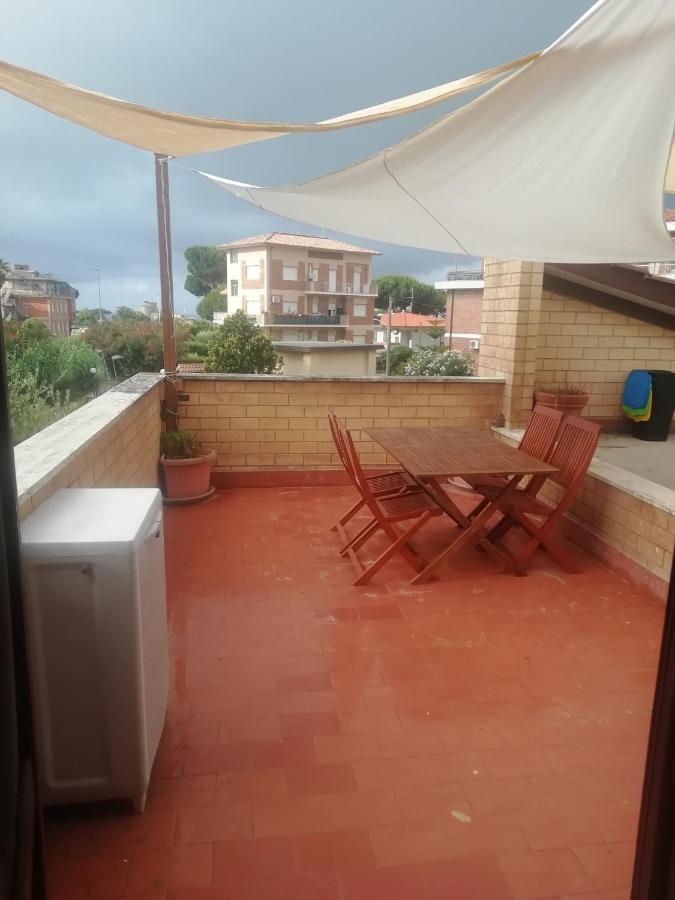 Villa Giuliana Stanze Con Bagno Interno In Villa A 350 Mt Spiaggia Libera Lido Delle Sirene Anzio Luaran gambar