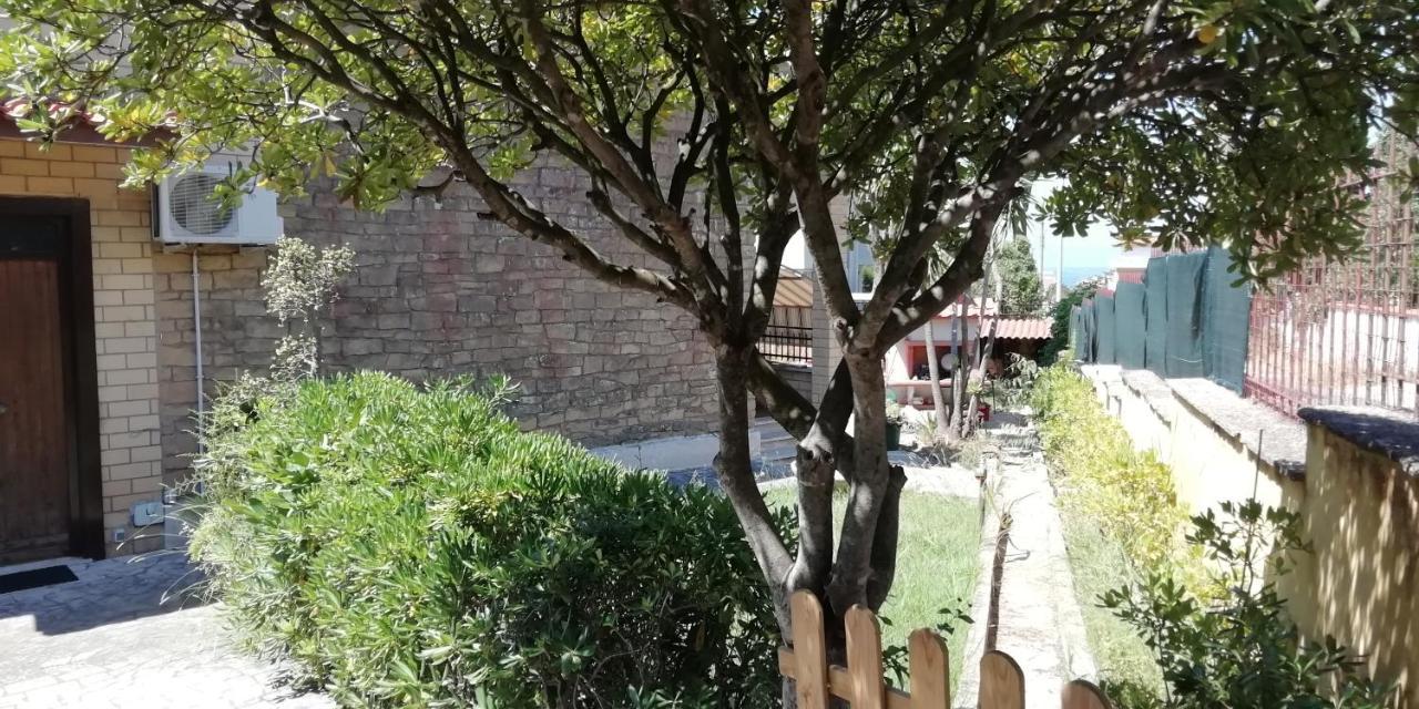 Villa Giuliana Stanze Con Bagno Interno In Villa A 350 Mt Spiaggia Libera Lido Delle Sirene Anzio Luaran gambar