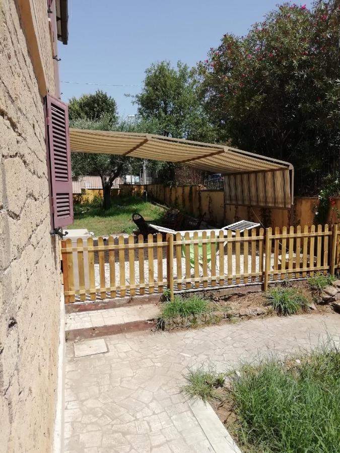Villa Giuliana Stanze Con Bagno Interno In Villa A 350 Mt Spiaggia Libera Lido Delle Sirene Anzio Luaran gambar