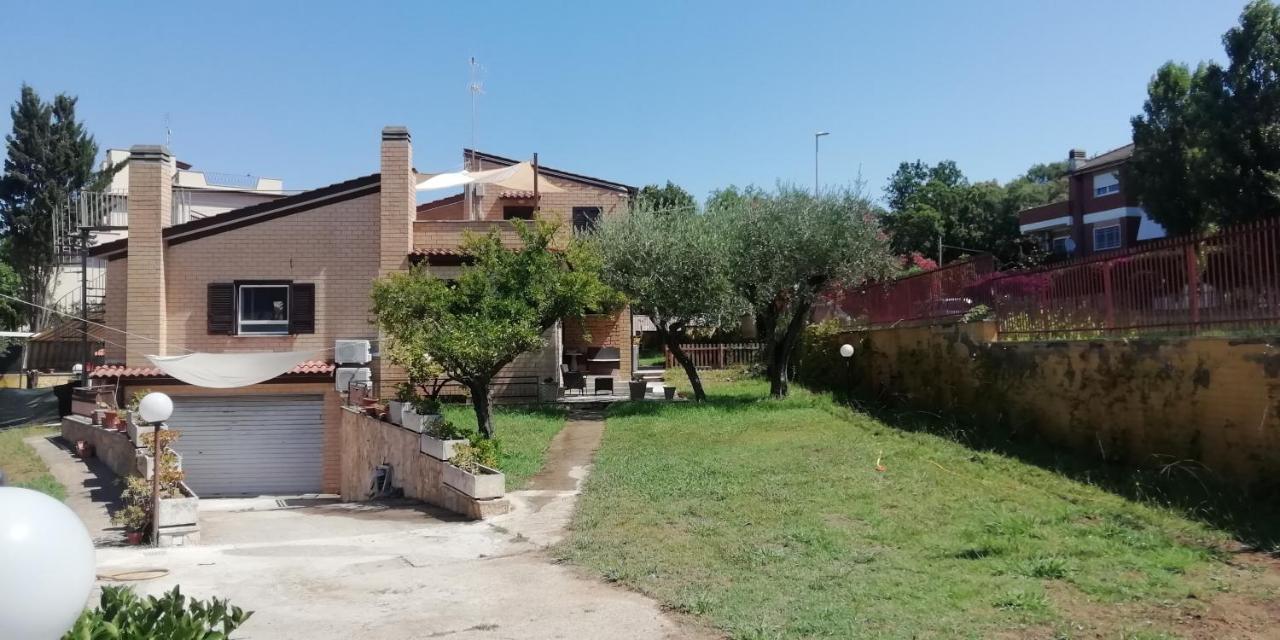 Villa Giuliana Stanze Con Bagno Interno In Villa A 350 Mt Spiaggia Libera Lido Delle Sirene Anzio Luaran gambar