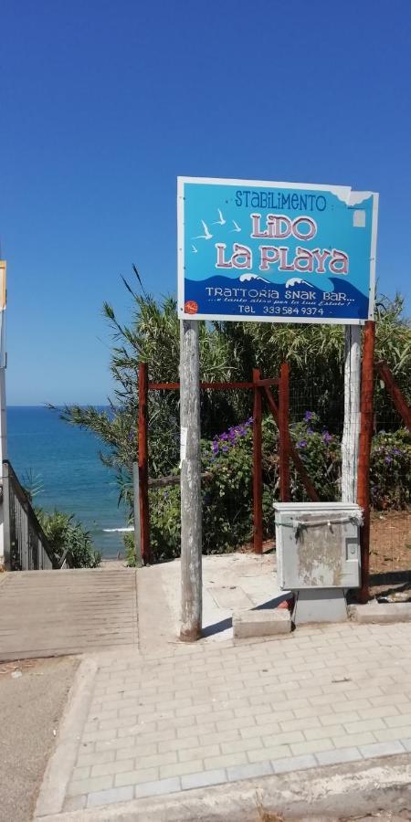 Villa Giuliana Stanze Con Bagno Interno In Villa A 350 Mt Spiaggia Libera Lido Delle Sirene Anzio Luaran gambar