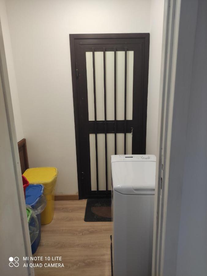 Villa Giuliana Stanze Con Bagno Interno In Villa A 350 Mt Spiaggia Libera Lido Delle Sirene Anzio Luaran gambar