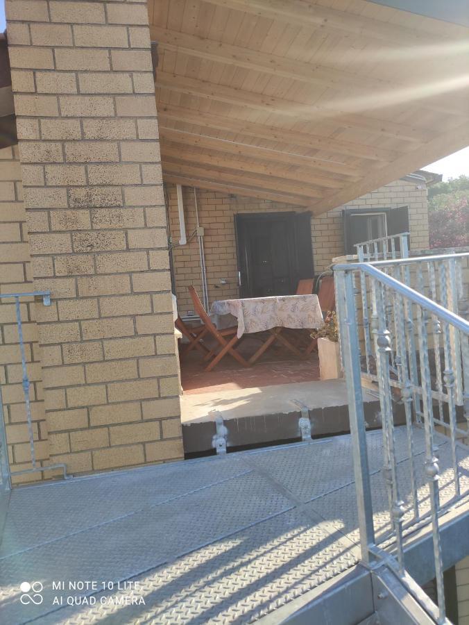 Villa Giuliana Stanze Con Bagno Interno In Villa A 350 Mt Spiaggia Libera Lido Delle Sirene Anzio Luaran gambar