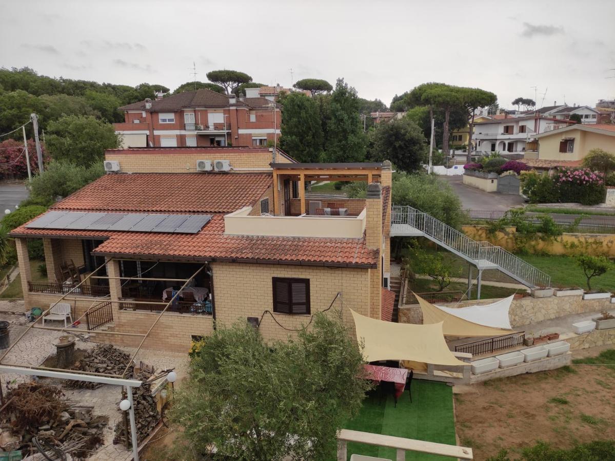 Villa Giuliana Stanze Con Bagno Interno In Villa A 350 Mt Spiaggia Libera Lido Delle Sirene Anzio Luaran gambar